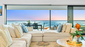 House (6 Bedrooms) | Interior