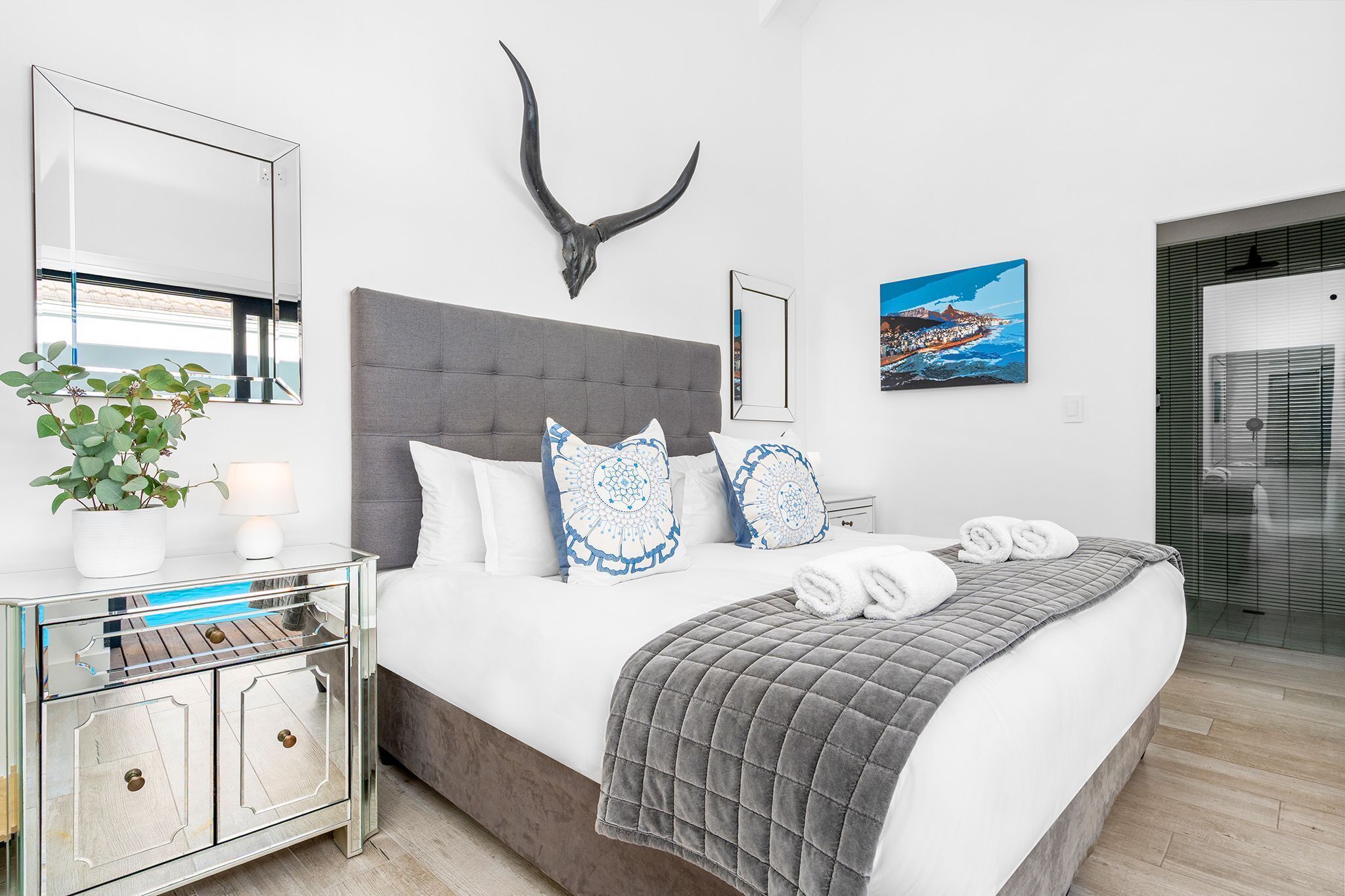 House (6 Bedrooms) | Interior