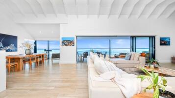 House (6 Bedrooms) | Interior