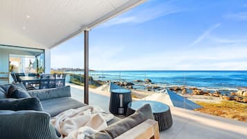 House (6 Bedrooms) | Front of property