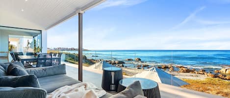 House (6 Bedrooms) | Front of property