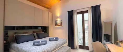 1 多间卧室、熨斗/熨衣板、WiFi、床单