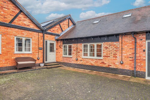 Pools Cottage 14 - Stable House