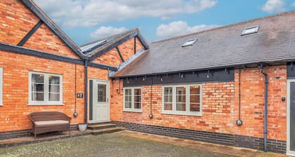 Pools Cottage 14 - Stable House