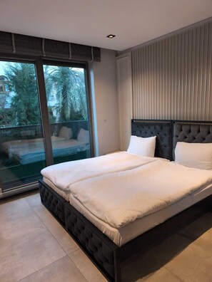 7 chambres, fer et planche à repasser, Wi-Fi, draps fournis