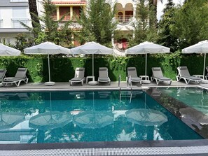 Nicht klassifiziertes Bild, 2 von 12, Schaltfläche