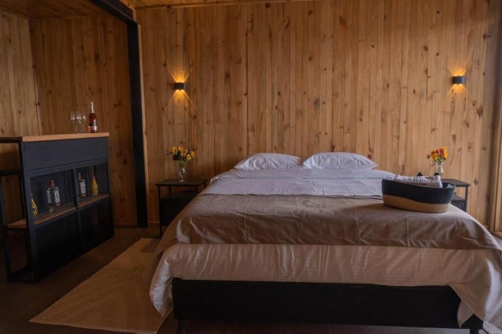 Suite, Balcony, Lake View | Free WiFi