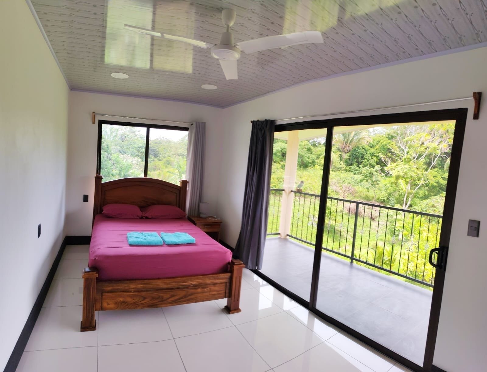 Suite, Mountain View