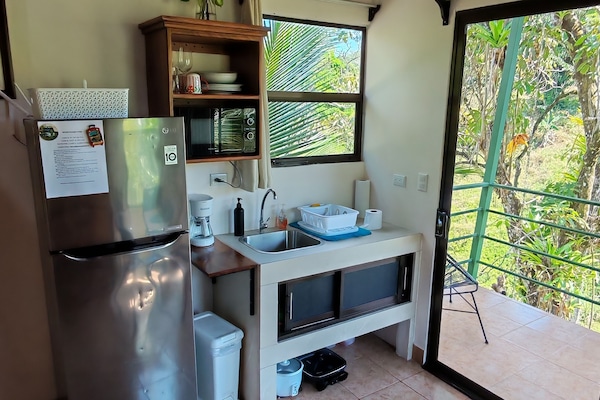 Economy Double Room, Mountain View | Private kitchen