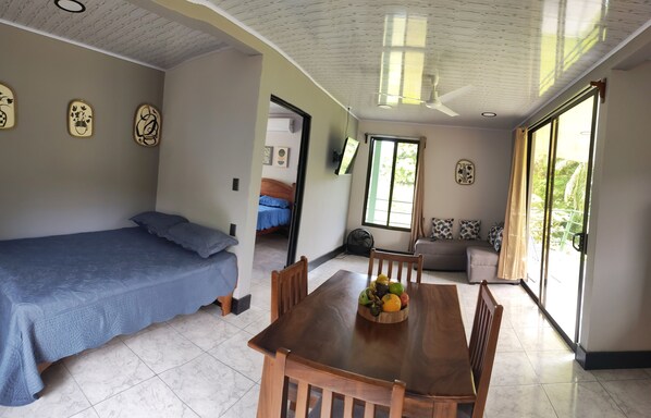 Habitación cuádruple básica, vistas a la montaña | Wifi gratis