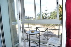 Interior - Spacious 2BR/3BA Apt with Balcony – 3 Min to Beach, 5 Min to Port & Medin (Essaouira)