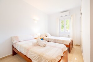 3 bedrooms, WiFi, bed sheets