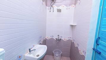 Shower, towels, soap, shampoo