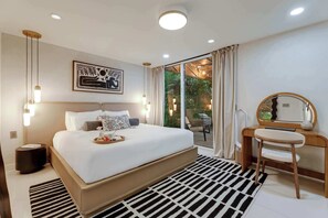 5 Schlafzimmer, Schreibtisch, Bügeleisen/Bügelbrett, Reisekinderbett