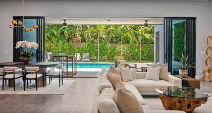 New construction 4-bedroom villa amazing location in Fort Lauderdale