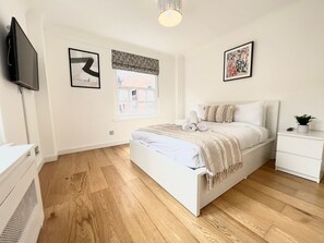 Unclassified image, 5 of 19, button - 3 Bed Apartment with elevator- Central London (London)