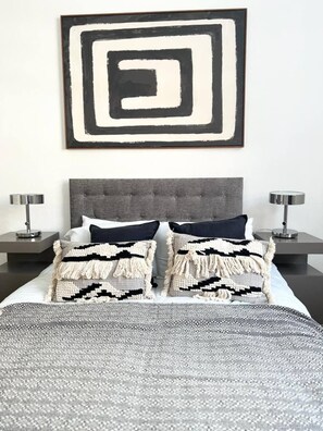 2 bedrooms, iron/ironing board, WiFi, bed sheets - 2 Bed Apartment- Mayfair (2) (London)