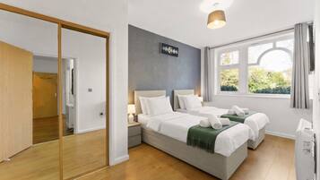 2 bedrooms, desk, iron/ironing board, free WiFi