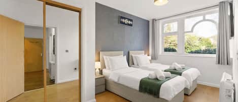 2 bedrooms, desk, iron/ironing board, free WiFi