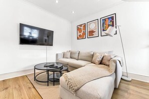 Unclassified image, 4 of 18, button - Hyde Park - 1 Bed - Central London (C) (London)