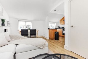 Unclassified image, 3 of 18, button - Hyde Park - 1 Bed - Central London (C) (London)