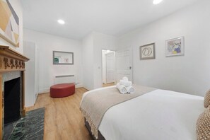 Unclassified image, 5 of 18, button - 2 Bed Piccadilly Apartment (3) (St. James's)