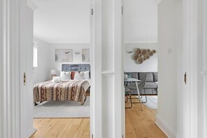 2 slaapkamers, een strijkplank/strijkijzer, wifi, beddengoed