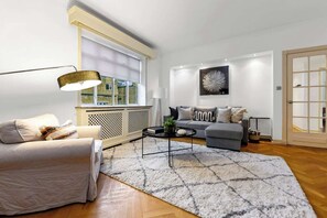 Unclassified image, 4 of 25, button - 2 Bed Apartment- Mayfair (5) (London)