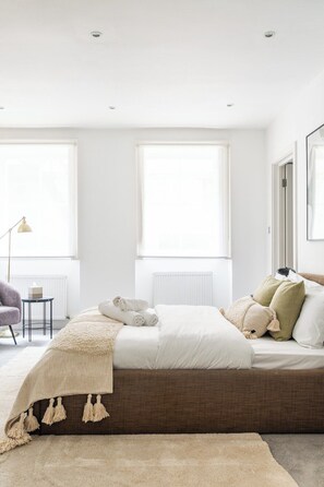 4 bedrooms, iron/ironing board, WiFi, bed sheets - 3 Bed- Central London- Private Garden (London)