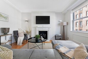 Unclassified image, 5 of 31, button - Mayfair Mews Apartment- 2 Bed (4) (London)
