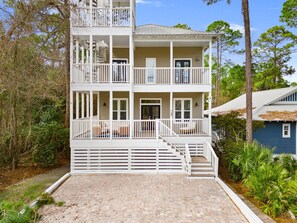 Exterior - Coastal 30A Retreat - 4BR - Sleeps 8 - Walk to Beach (Santa Rosa Beach)