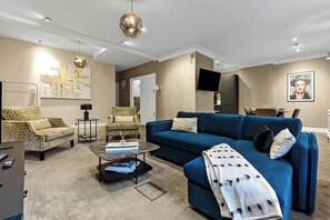 Unclassified image, 4 of 24, button - Mayfair Apartment with Private Terrace- 2 Bed (London)