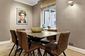 Dining - Mayfair Apartment with Private Terrace- 2 Bed (London)