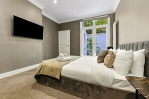 Unclassified image, 5 of 24, button - Mayfair Apartment with Private Terrace- 2 Bed (London)