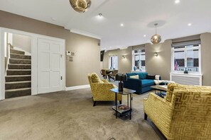 Unclassified image, 2 of 24, button - Mayfair Apartment with Private Terrace- 2 Bed (London)