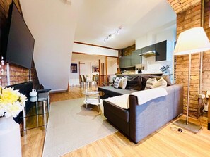 TV - 2 Bed Garden Flat- Highgate (London)