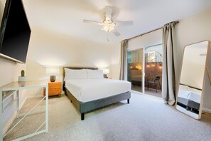 1 bedroom, iron/ironing board, WiFi, bed sheets - Amazing Location, Walk to Beach and Restaurants W/ Parking! (San Diego)