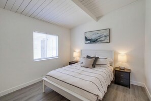 2 bedrooms, iron/ironing board, WiFi, bed sheets - NEW 30+ Day RENTAL!  Charming 2BD in Clairemont with Yard BBQ Grill W/D +Garage!---- (San Diego)