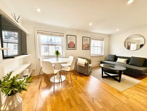 TV - 1 Bed Apartment- Hyde Park- Central London (London)