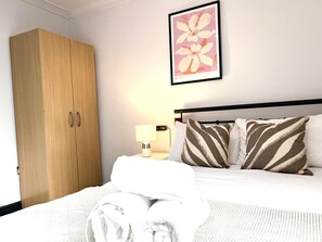 Unclassified image, 5 of 17, button - 2 Bed Apartment- Camden Town (London)