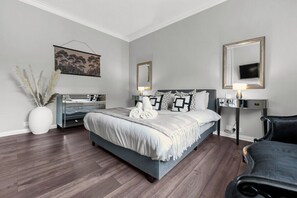 Unclassified image, 5 of 37, button - 2 Bed Apartment- Mayfair (4) (London)