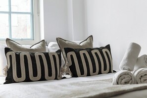 3 bedrooms, iron/ironing board, WiFi, bed sheets - 2 Bed Apartment- Mayfair (4) (London)