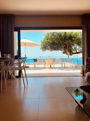 Dining - Waterfront villa near Ajaccio with direct beach access (Casaglione)