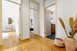 2 bedrooms, iron/ironing board, WiFi, bed sheets - 1 Bed Apartment with elevator- Mayfair  (6) (London)