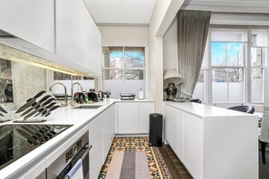 Unclassified image, 3 of 23, button - Stunning 3 Bed Apartment | Paddington (London)