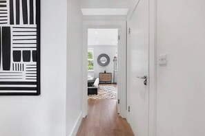 Interior - Split Level 3 Bed Apartment- Kings Cross Station (London)