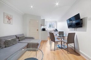 Unclassified image, 5 of 21, button - 2 Bed Piccadilly Apartment (4) (St. James's)