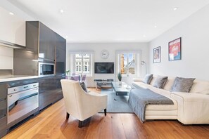 Unclassified image, 4 of 25, button - 3 Bed Apartment- Mayfair - New Bond Street (London)