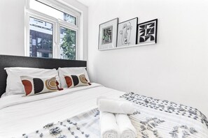 Unclassified image, 3 of 12, button - 1 Bed Apartment- Finsbury Park Station (London)