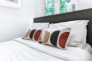 Unclassified image, 2 of 12, button - 1 Bed Apartment- Finsbury Park Station (London)